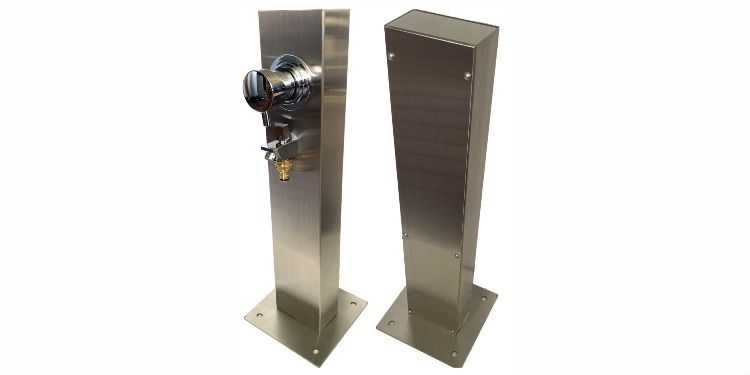  Silver Outdoor Foot Wash Station 316L Stainless Steel Marine Grade. Hot & Cold Mixer, Garden Hose Connection